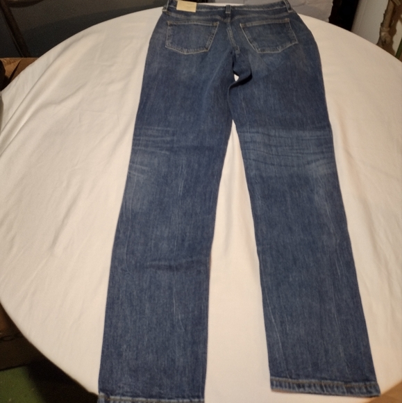 Universal Thread Washed Blue High-Rise Straight Leg Medium Wash Jeans - Picture 11 of 14